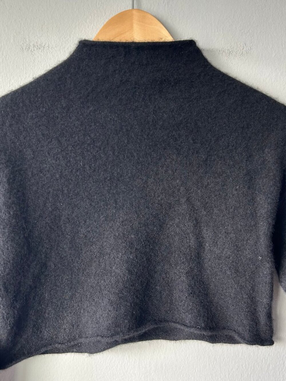 Reformation Black Cashmere Cropped Mock Neck Sweater Top Small Women's - Picture 8 of 10